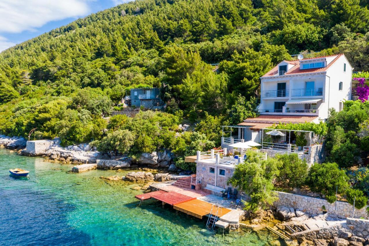 Apartments Ratac Lobrovic With Private Beach And Beautiful Sunset สลาโน ภายนอก รูปภาพ