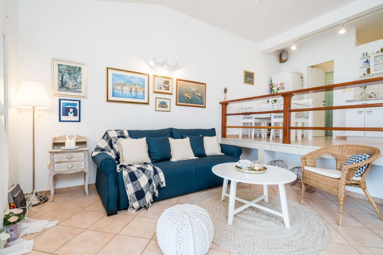 Apartments Ratac Lobrovic With Private Beach And Beautiful Sunset สลาโน ภายนอก รูปภาพ