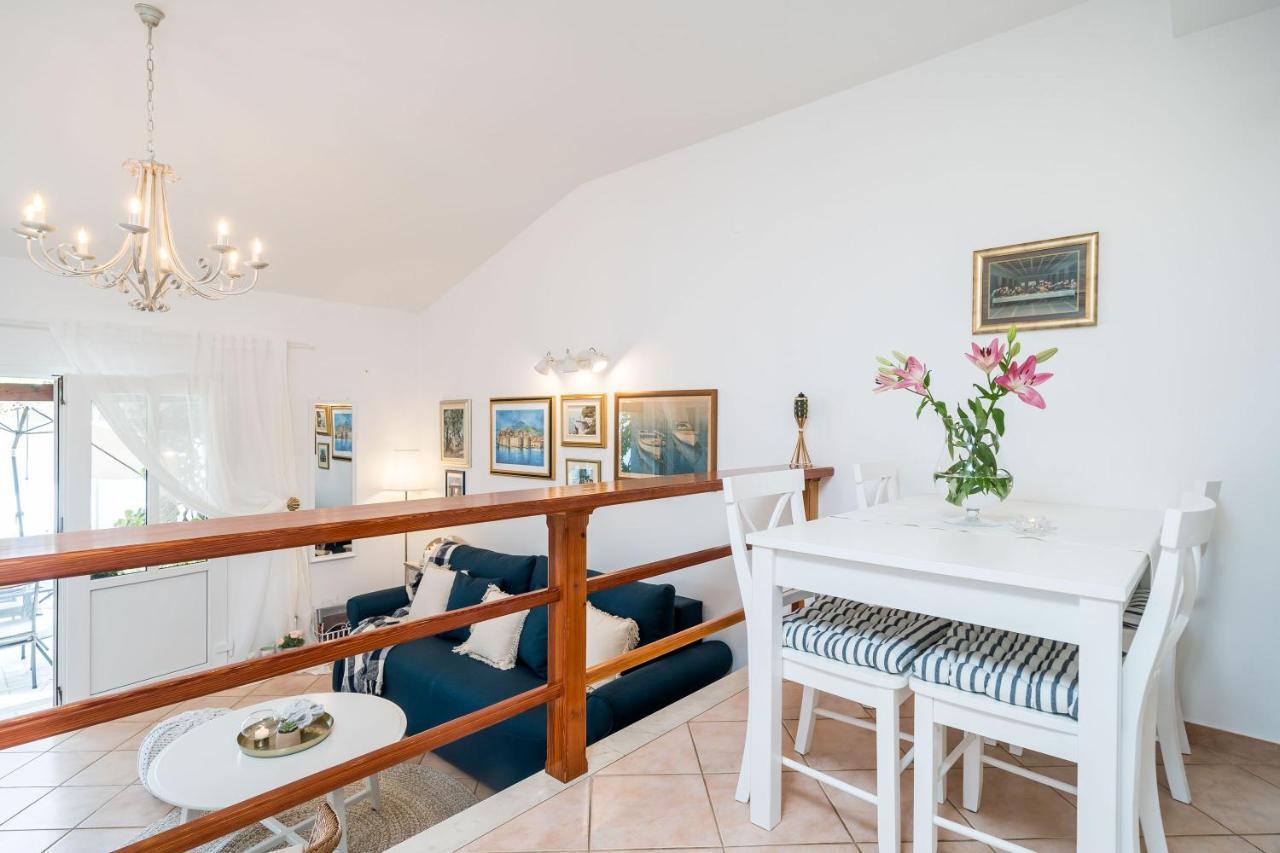 Apartments Ratac Lobrovic With Private Beach And Beautiful Sunset สลาโน ภายนอก รูปภาพ