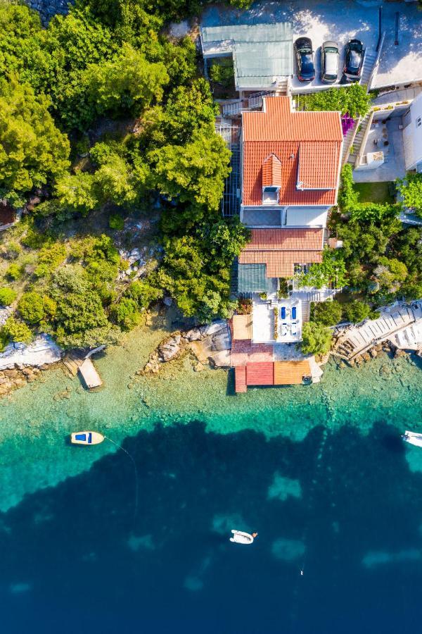 Apartments Ratac Lobrovic With Private Beach And Beautiful Sunset สลาโน ภายนอก รูปภาพ