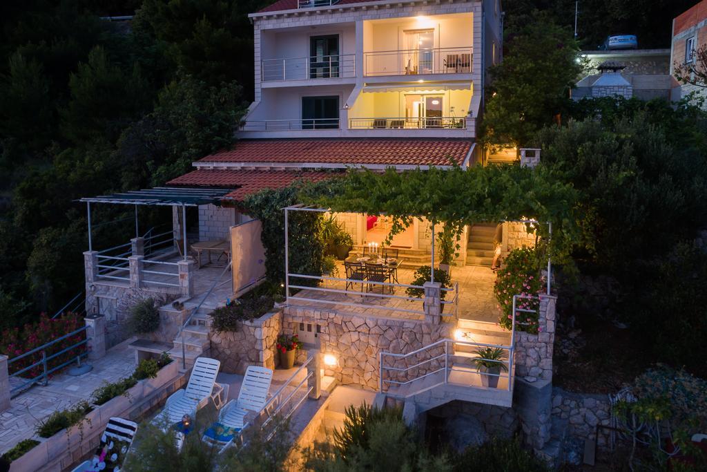 Apartments Ratac Lobrovic With Private Beach And Beautiful Sunset สลาโน ภายนอก รูปภาพ
